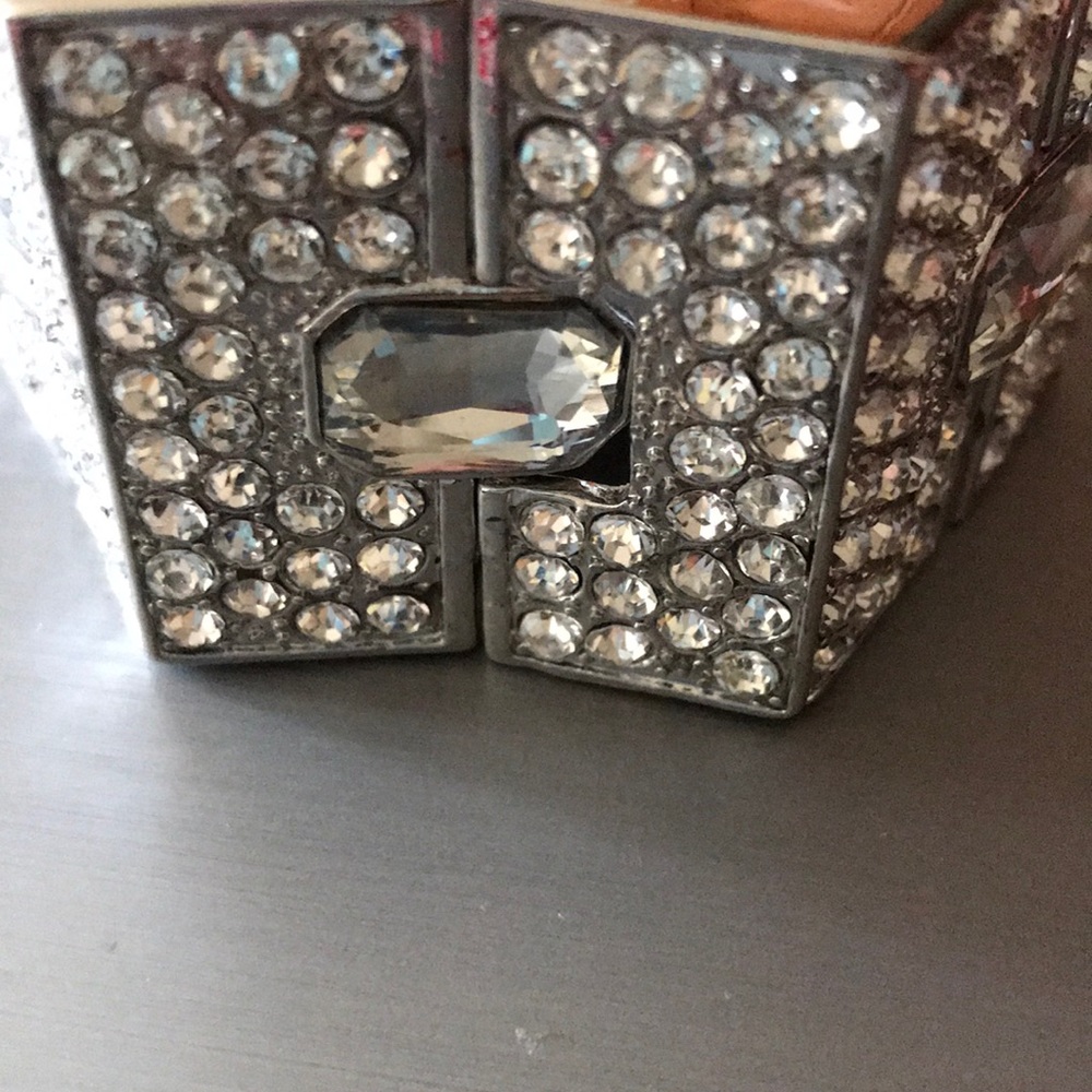 Jewelry - Picture 11 of 11